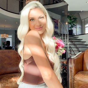 Meet your Posher, Annie-pier